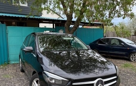 Mercedes-Benz B-Класс, 2019 год, 2 390 000 рублей, 2 фотография