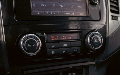 Mitsubishi Pajero IV, 2014 год, 2 295 000 рублей, 16 фотография