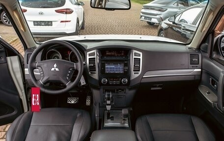 Mitsubishi Pajero IV, 2014 год, 2 295 000 рублей, 17 фотография