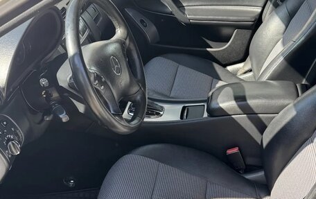 Mercedes-Benz C-Класс, 2005 год, 1 000 000 рублей, 9 фотография
