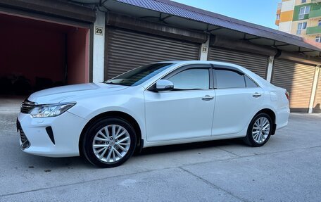 Toyota Camry, 2015 год, 1 900 000 рублей, 3 фотография