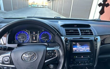 Toyota Camry, 2015 год, 1 900 000 рублей, 4 фотография