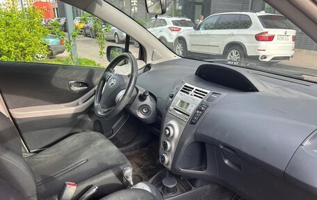 Toyota Yaris III рестайлинг, 2008 год, 440 000 рублей, 8 фотография