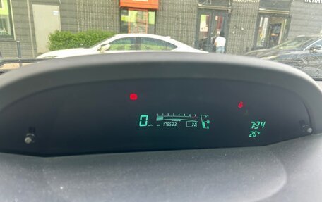 Toyota Yaris III рестайлинг, 2008 год, 440 000 рублей, 18 фотография