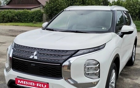 Mitsubishi Outlander, 2022 год, 3 350 000 рублей, 13 фотография