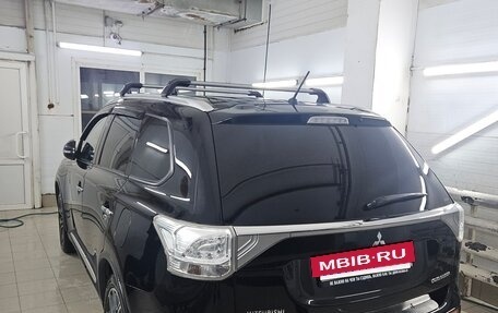 Mitsubishi Outlander III рестайлинг 3, 2014 год, 1 350 000 рублей, 3 фотография