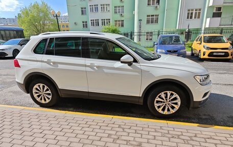 Volkswagen Tiguan II, 2018 год, 2 600 000 рублей, 5 фотография