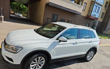 Volkswagen Tiguan II, 2018 год, 2 600 000 рублей, 6 фотография