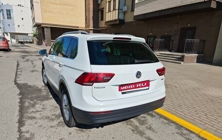 Volkswagen Tiguan II, 2018 год, 2 600 000 рублей, 3 фотография