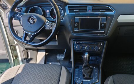 Volkswagen Tiguan II, 2018 год, 2 600 000 рублей, 7 фотография