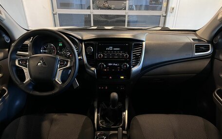 Mitsubishi L200 IV рестайлинг, 2017 год, 1 560 000 рублей, 9 фотография