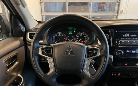 Mitsubishi L200 IV рестайлинг, 2017 год, 1 560 000 рублей, 10 фотография