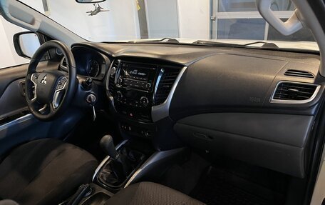Mitsubishi L200 IV рестайлинг, 2017 год, 1 560 000 рублей, 12 фотография