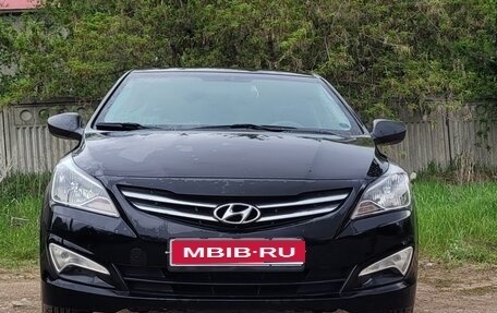Hyundai Solaris II рестайлинг, 2015 год, 840 000 рублей, 1 фотография