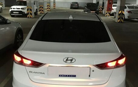 Hyundai Elantra VI рестайлинг, 2017 год, 1 390 000 рублей, 9 фотография