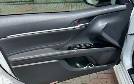 Toyota Camry, 2020 год, 3 300 000 рублей, 6 фотография