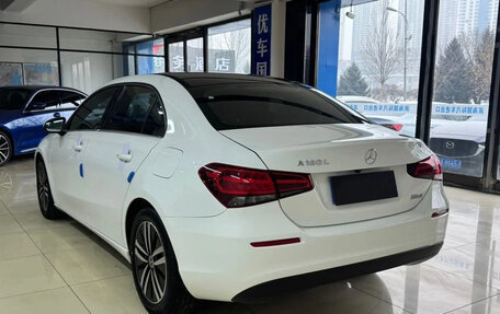 Mercedes-Benz A-Класс, 2022 год, 1 800 000 рублей, 2 фотография