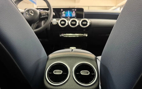 Mercedes-Benz A-Класс, 2022 год, 1 800 000 рублей, 6 фотография