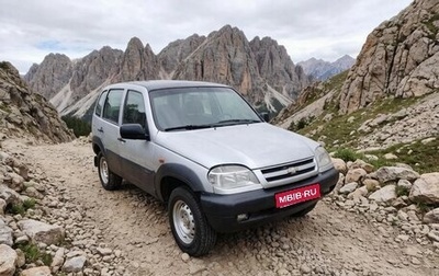 Chevrolet Niva I рестайлинг, 2004 год, 220 000 рублей, 1 фотография