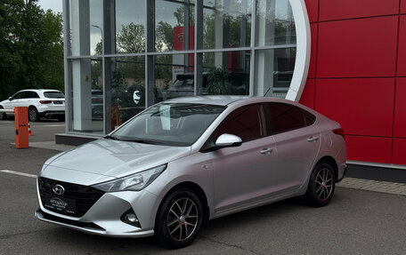 Hyundai Solaris II рестайлинг, 2021 год, 1 704 000 рублей, 1 фотография