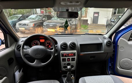 Renault Logan I, 2005 год, 490 000 рублей, 10 фотография