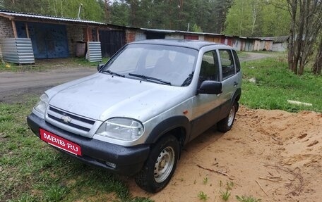 Chevrolet Niva I рестайлинг, 2004 год, 220 000 рублей, 3 фотография