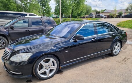 Mercedes-Benz S-Класс, 2011 год, 1 900 000 рублей, 2 фотография