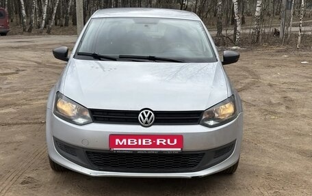 Volkswagen Polo VI (EU Market), 2011 год, 400 000 рублей, 2 фотография