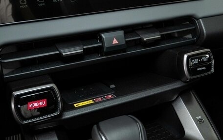 Toyota RAV4, 2025 год, 4 280 000 рублей, 11 фотография