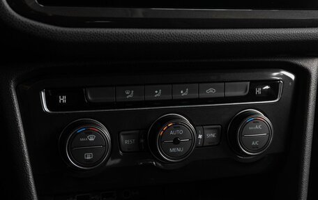 Volkswagen Tiguan II, 2018 год, 2 129 000 рублей, 12 фотография