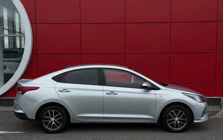 Hyundai Solaris II рестайлинг, 2021 год, 1 704 000 рублей, 4 фотография