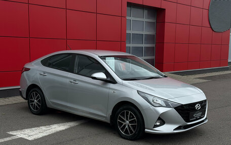 Hyundai Solaris II рестайлинг, 2021 год, 1 704 000 рублей, 3 фотография
