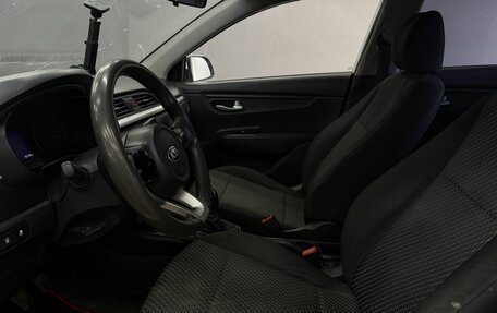KIA Rio IV, 2018 год, 549 777 рублей, 6 фотография