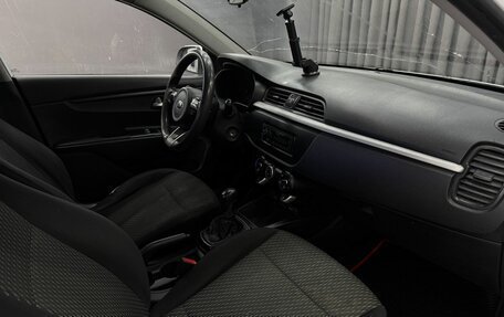 KIA Rio IV, 2018 год, 549 777 рублей, 18 фотография