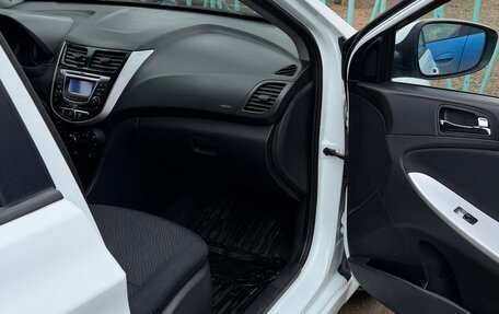 Hyundai Solaris II рестайлинг, 2011 год, 800 000 рублей, 8 фотография