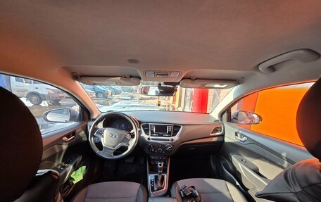 Hyundai Solaris II рестайлинг, 2017 год, 1 230 000 рублей, 5 фотография