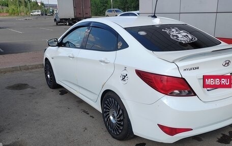 Hyundai Solaris II рестайлинг, 2015 год, 650 000 рублей, 3 фотография