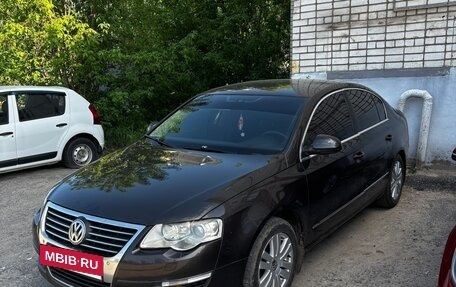 Volkswagen Passat B6, 2008 год, 649 999 рублей, 2 фотография