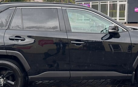 Toyota RAV4, 2021 год, 4 000 000 рублей, 4 фотография