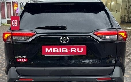 Toyota RAV4, 2021 год, 4 000 000 рублей, 2 фотография