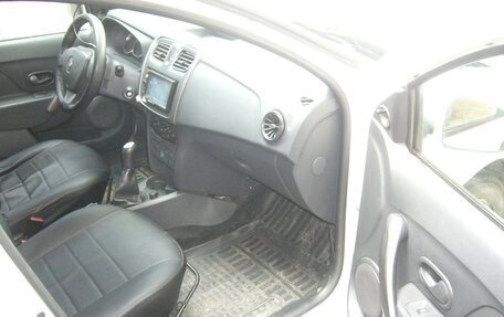Renault Logan II, 2014 год, 350 000 рублей, 8 фотография