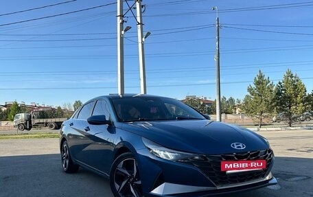 Hyundai Elantra, 2020 год, 1 800 000 рублей, 2 фотография