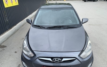 Hyundai Solaris II рестайлинг, 2012 год, 690 000 рублей, 2 фотография