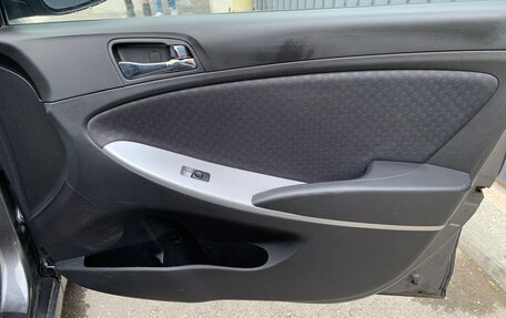 Hyundai Solaris II рестайлинг, 2012 год, 690 000 рублей, 9 фотография