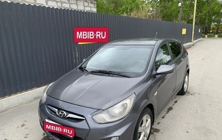 Hyundai Solaris II рестайлинг, 2012 год, 690 000 рублей, 3 фотография