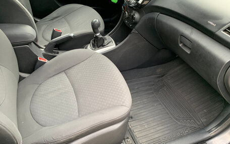 Hyundai Solaris II рестайлинг, 2012 год, 690 000 рублей, 10 фотография
