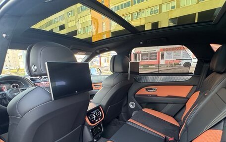 Bentley Bentayga I, 2024 год, 31 500 000 рублей, 10 фотография