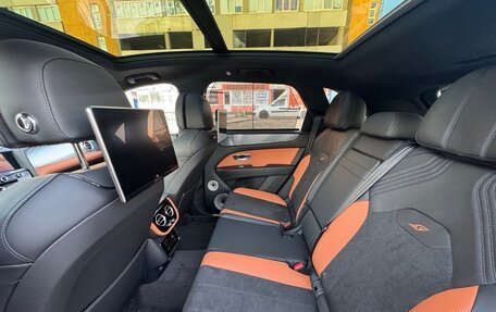 Bentley Bentayga I, 2024 год, 31 500 000 рублей, 11 фотография