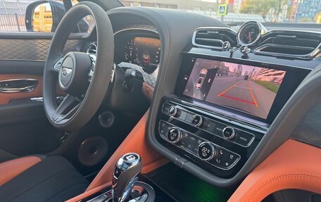 Bentley Bentayga I, 2024 год, 31 500 000 рублей, 17 фотография