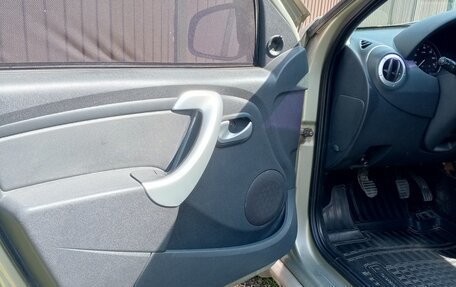 Renault Sandero II рестайлинг, 2013 год, 750 000 рублей, 19 фотография